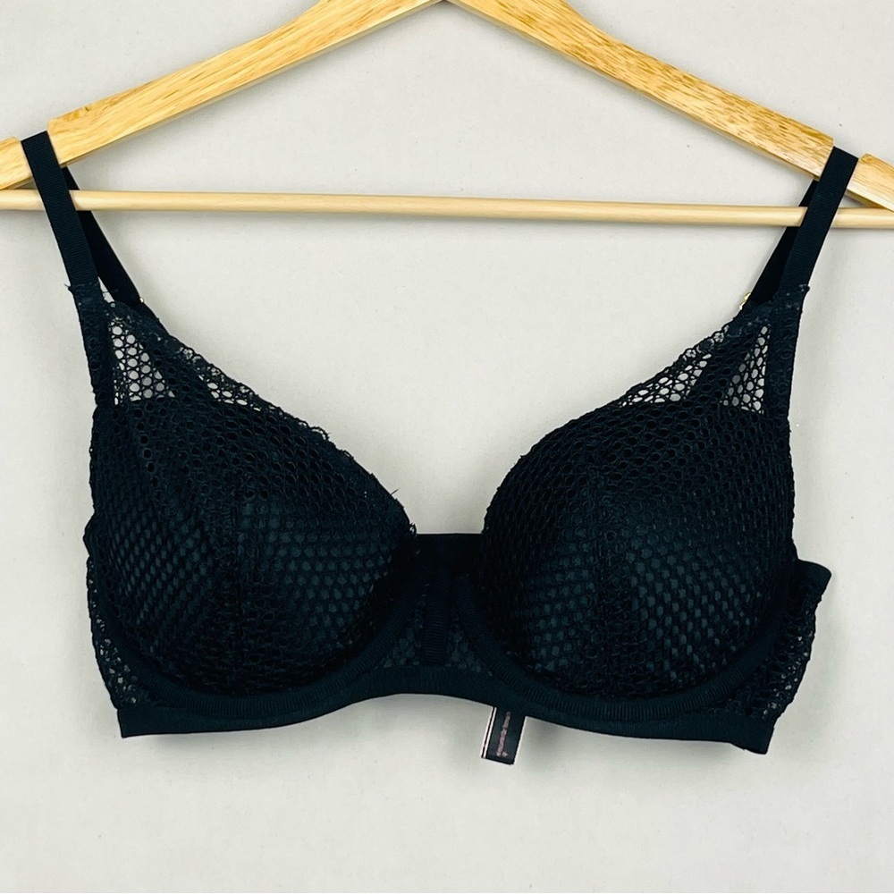 Victoria’s Secret black plunge mesh overlay underwire adjustable strap bra, 34D.